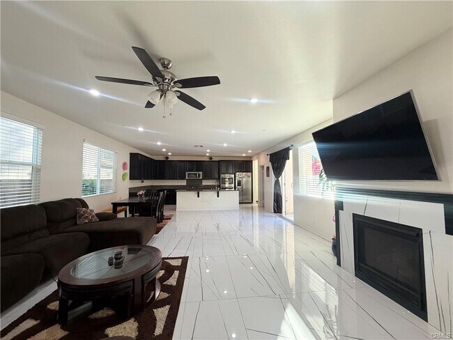 Building Photo - 28635 Parkside Dr