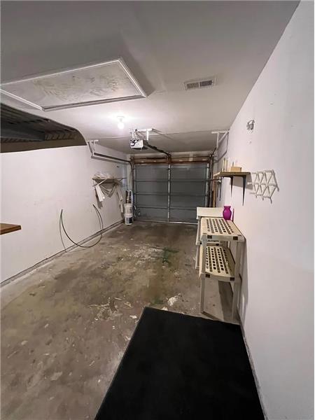 Building Photo - 109 Hoxsie Ct