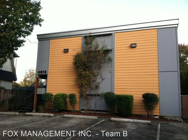 Building Photo - 4212 SE 15th Ave