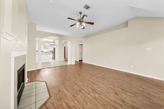Foto del edificio - 7063 Gentle Breeze Dr