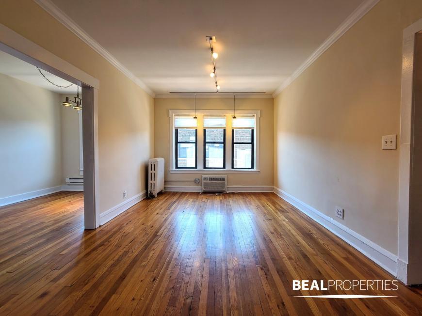 Primary Photo - 1 bedroom in CHICAGO IL 60613