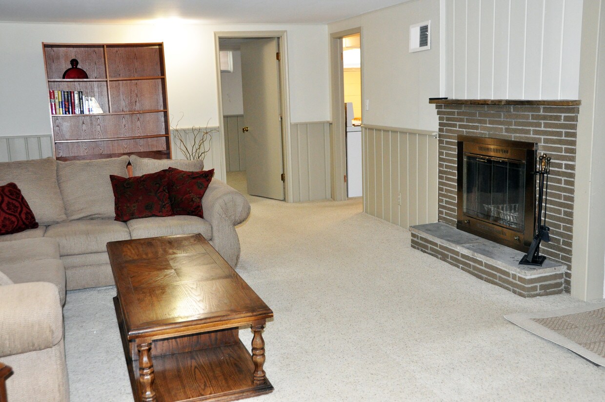 6009 Wooddale Ave Unit EdinaLwrlevel apartment, Minneapolis, MN 55424