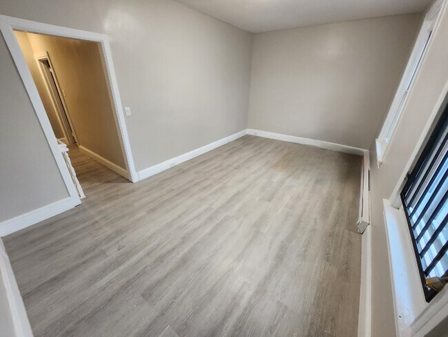 Foto del edificio - 348 W Queen Ln
