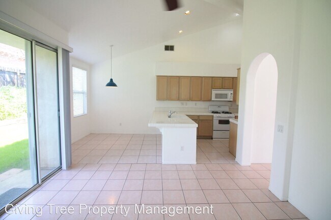 Building Photo - 3 br, 2 bath House - 3670 La Mirada Dr.