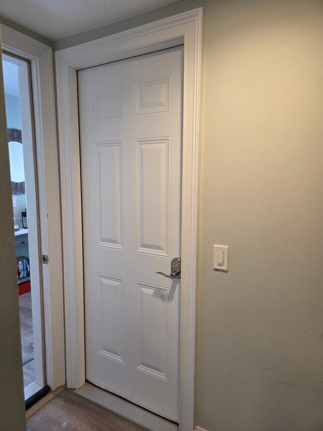 Foto del edificio - 56 Ellington Ave