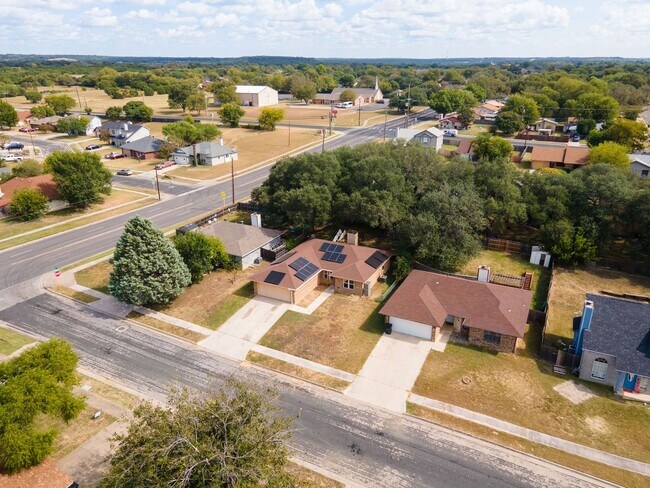 Foto del edificio - Cute & Cozy 3 Bdrm 2 Bath