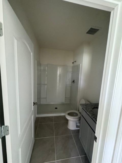 Building Photo - 2309 Hidden Palm Dr