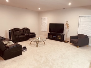 Building Photo - 4130 Mill View Dr