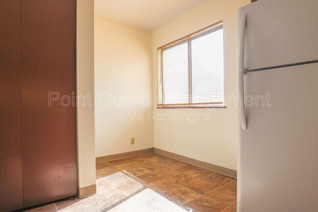 Building Photo - 3030 S 68th Ct