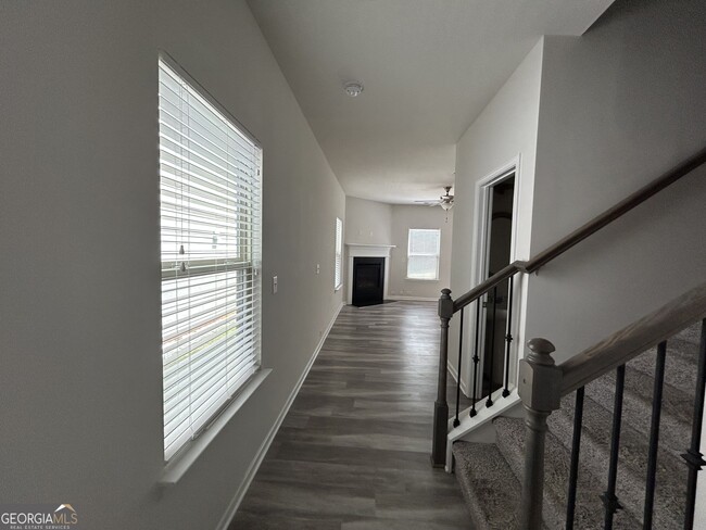 Foto del edificio - 3956 Lake Manor Way