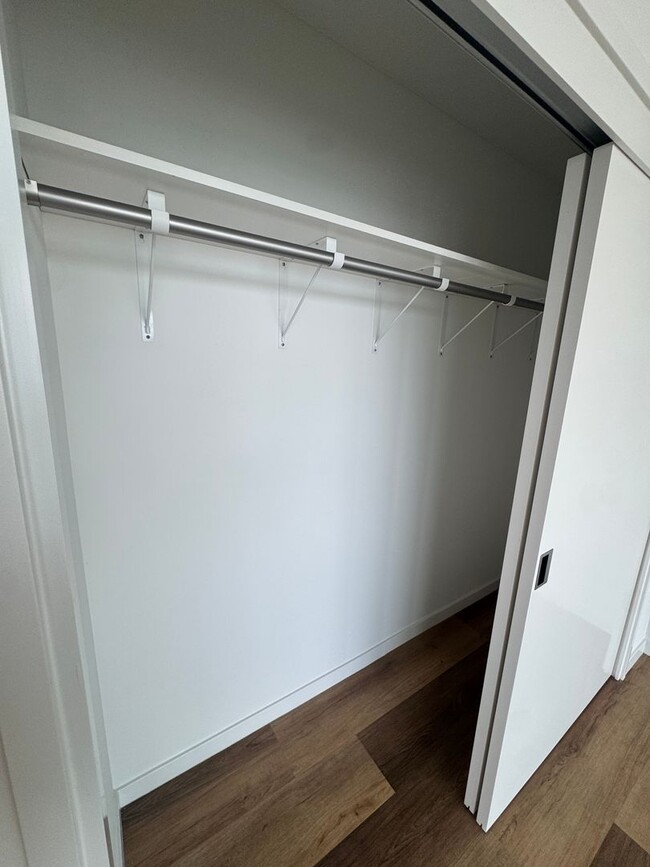 Building Photo - Ready to Move in Brand New Condo! First Time Renting! 0 Bed/1 Bath/1 Parking at The Park on Ke‘ea...