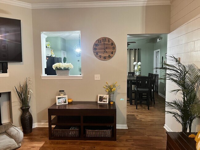 Foto del edificio - 7792 Highbrook Dr