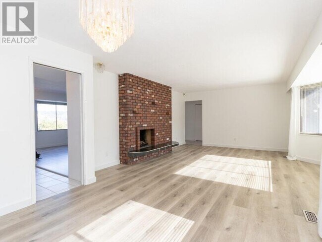 Photo du bâtiment - 7871 Morley St