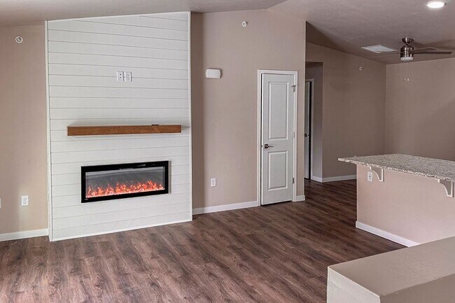 Foto del edificio - TIMBER CAMP LUXURY APARTMENT HOMES