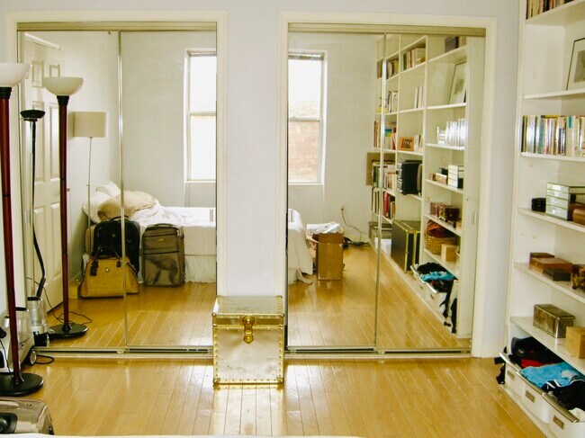 Bedroom - 1619 R St NW