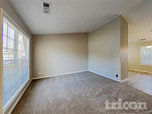 Foto del edificio - 2384 Tolliver Hills Ln