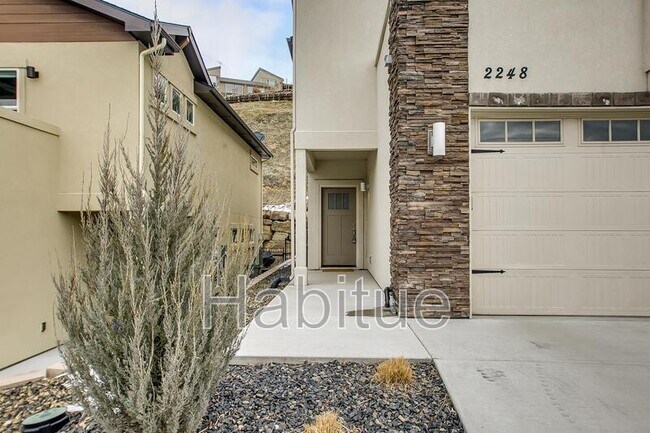 Foto del edificio - 2248 W Hill Terrace Ln