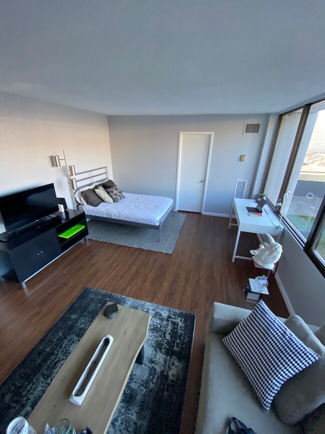 450 W 7th St, Tulsa, OK 74119 Condo for Rent in Tulsa, OK