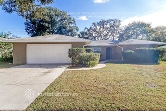 Building Photo - 609 Lakespur Ln