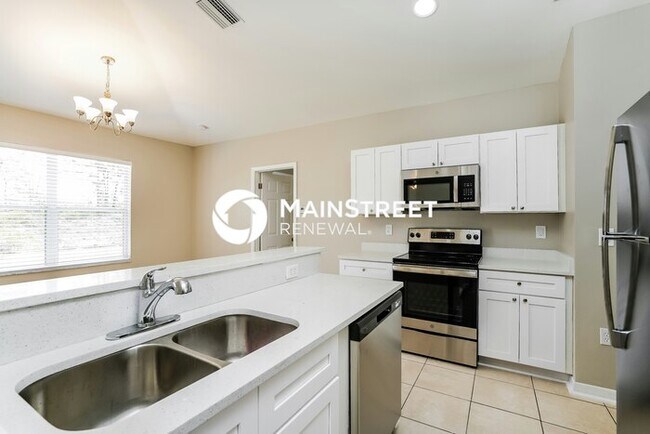 Foto del edificio - 3 Bedroom Pet-Friendly Home in LEHIGH ACRE...