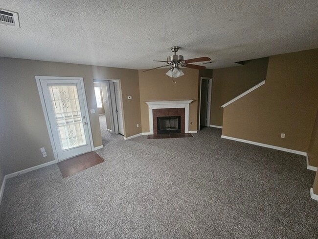 Foto del edificio - 7765 Shadowland Dr