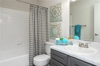 Building Photo - 2170 Thousand Oaks Dr