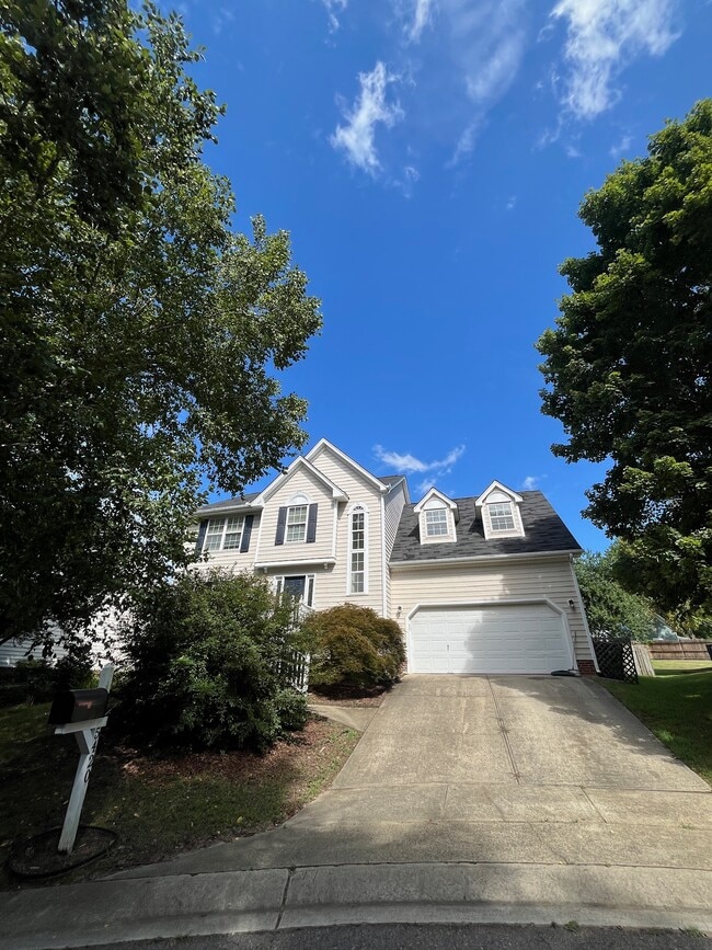 Building Photo - 5420 Phillipsburg Dr