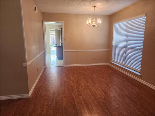 Foto principal - 7102 Lo Chalmers Ln