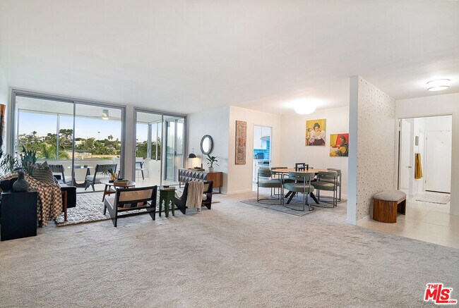 Foto del edificio - 8701 Delgany Ave