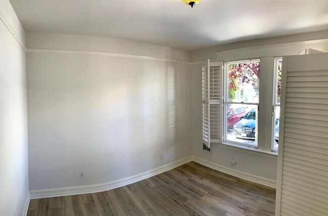 Foto del edificio - UPDATED BRIGHT 800sf 2BR/1BA Flat Noe Noe ...