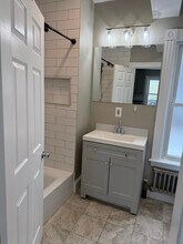 Building Photo - 176 Everett St