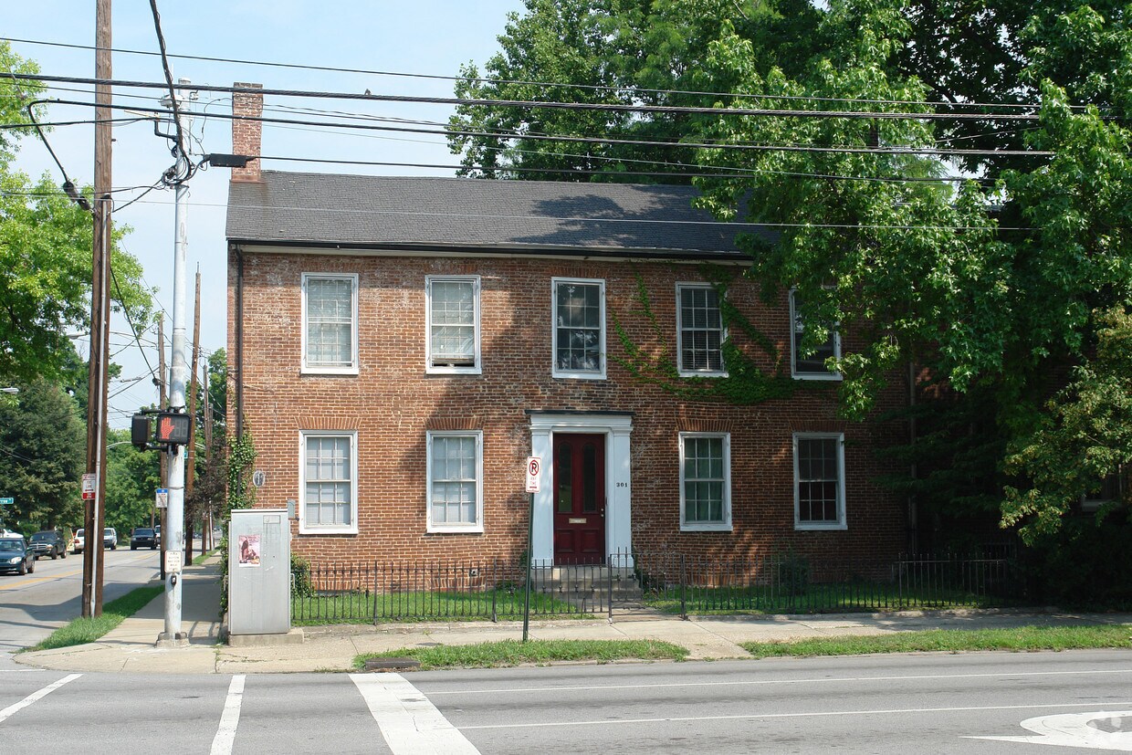 Building Photo - 301 N Broadway
