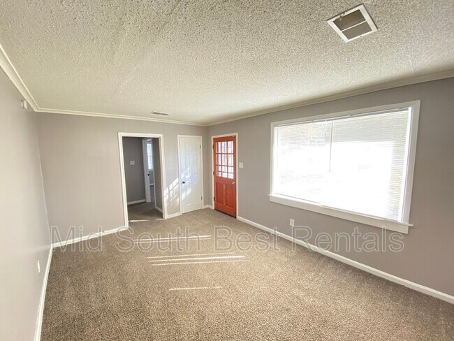 Building Photo - 188 Radar Rd