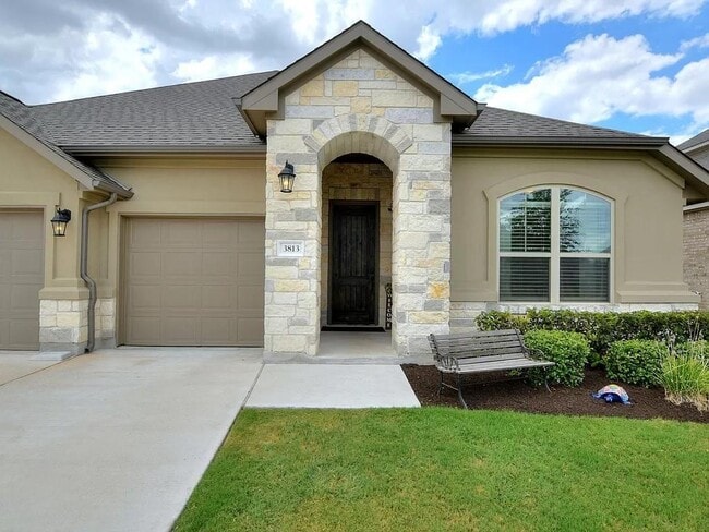 Building Photo - 3813 Glastonbury Trail