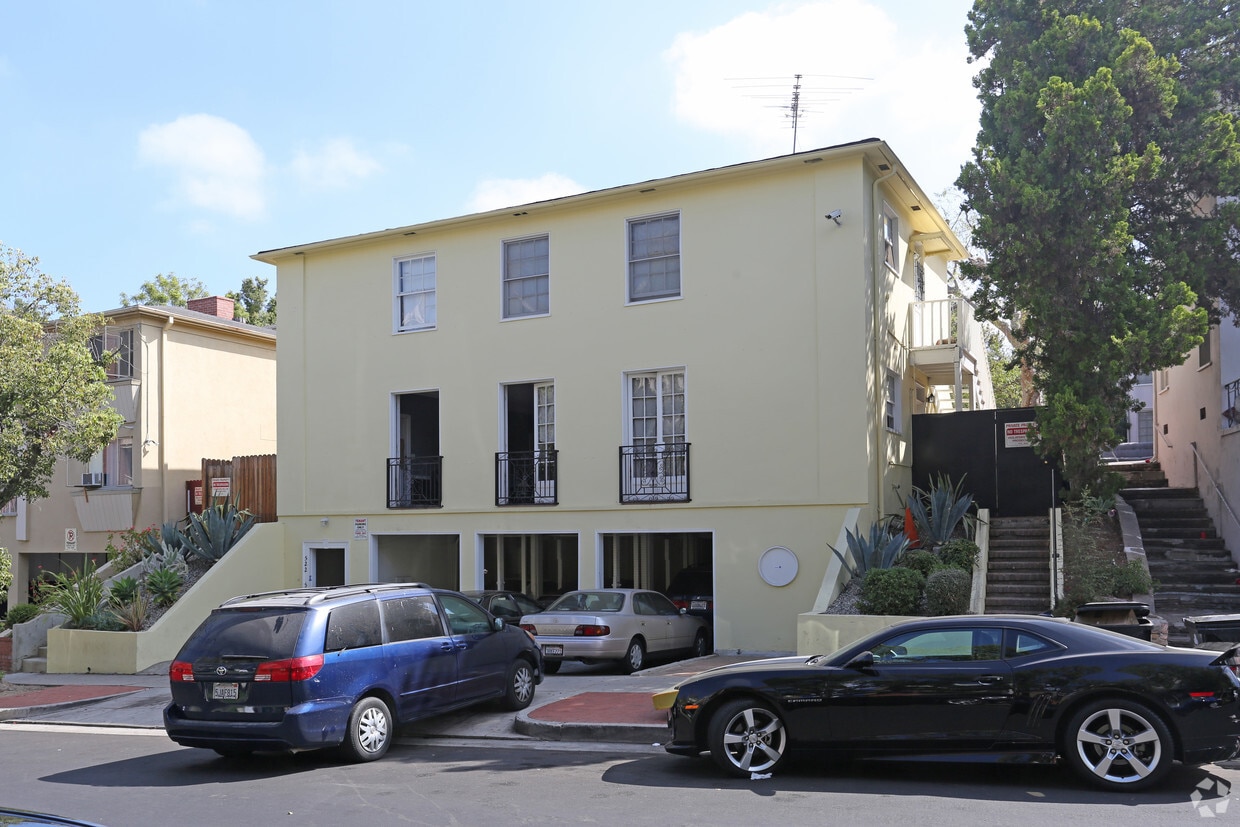 Primary Photo - 520 Midvale Ave