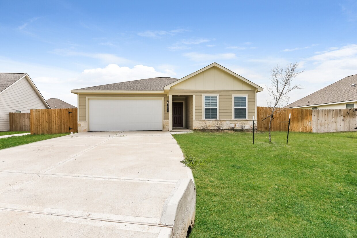 232 Pleasant Path, Snook, TX House Rental in Snook, TX