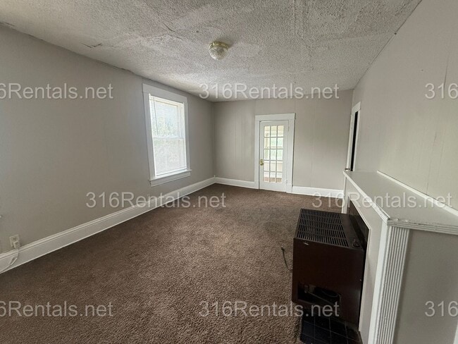 Foto del edificio - 241-243.5-2435 N Chautauqua St