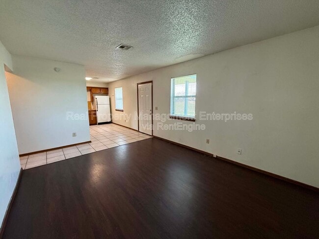 Building Photo - 1803 Sandrock Rd