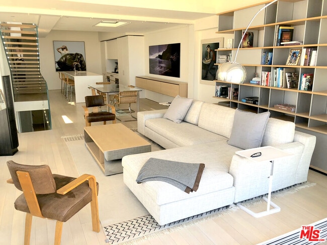 Foto del edificio - 1267 Palisades Beach Rd