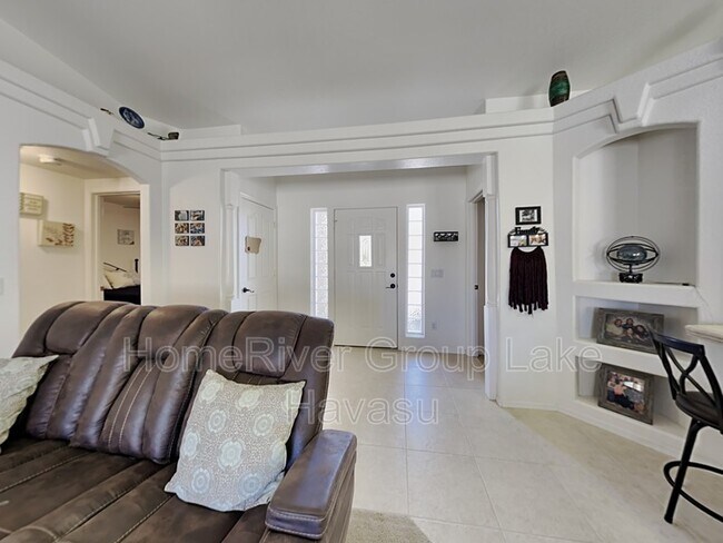 Foto del edificio - 2892 Daytona Ave