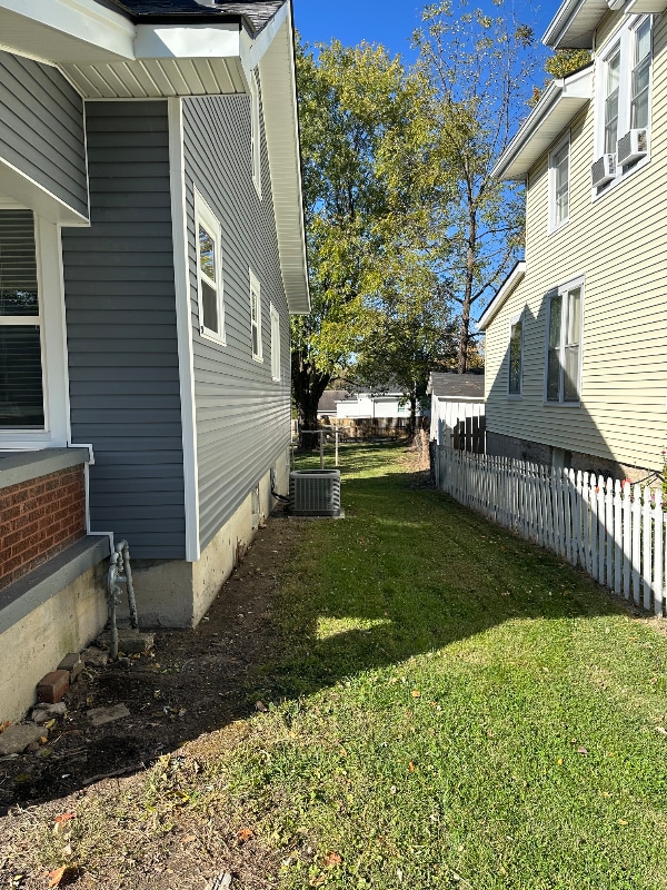 Building Photo - 303 S Alta Ave