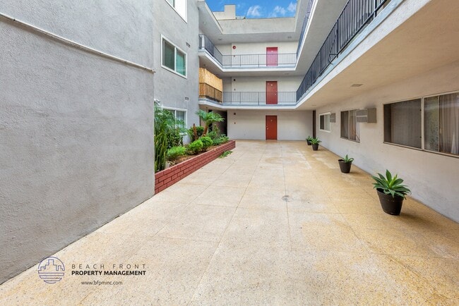 Photo - 740 S St Andrews Pl Apartment