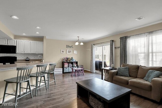 Foto del edificio - 3 br, 3 bath Townhome - 12 Brook side Dr