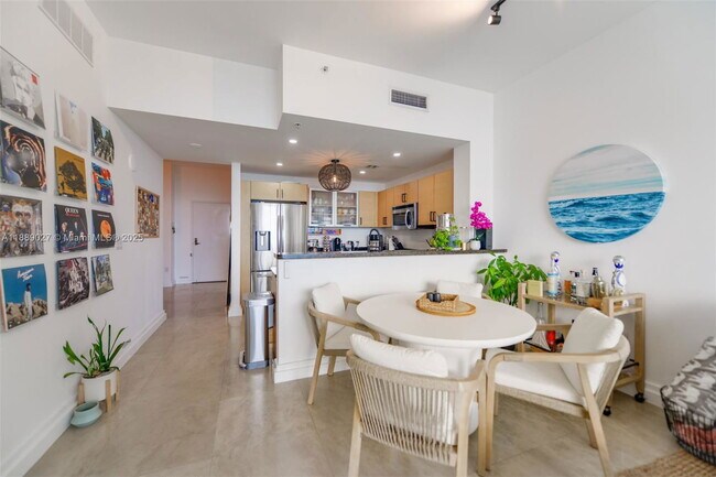 Foto del edificio - 725 NE 22nd St