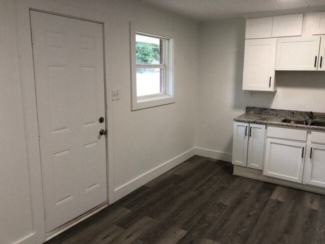 Building Photo - 1729-1731 Old Lynwood Circle