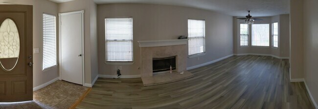 living room photo 2 - 26284 Cardigan Pl