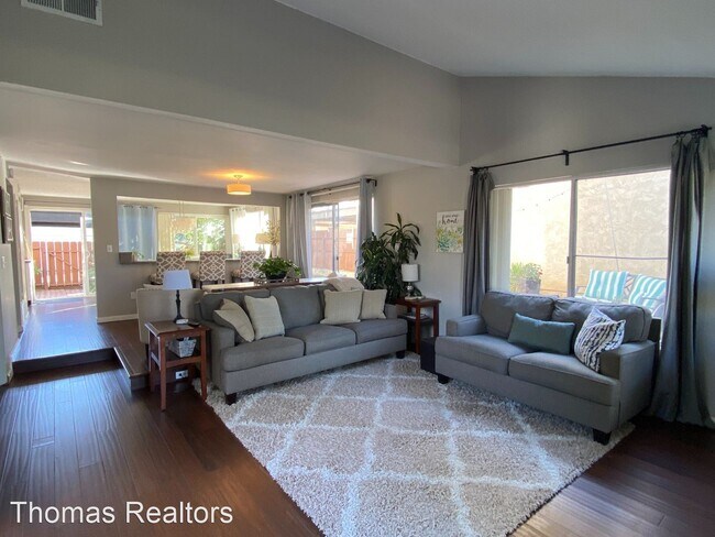 Building Photo - 3 br, 1.5 bath House - 10585 Porto Court