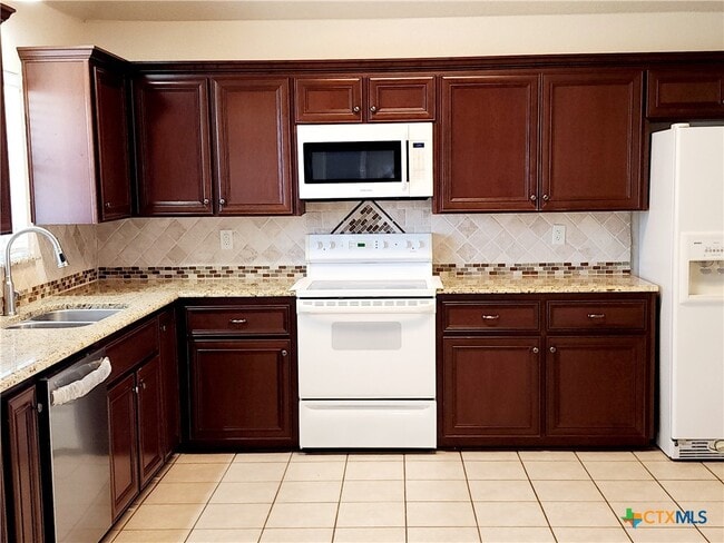 Building Photo - 3902 Split Oak Dr