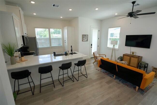 Foto del edificio - 8703 Wileyvale Rd