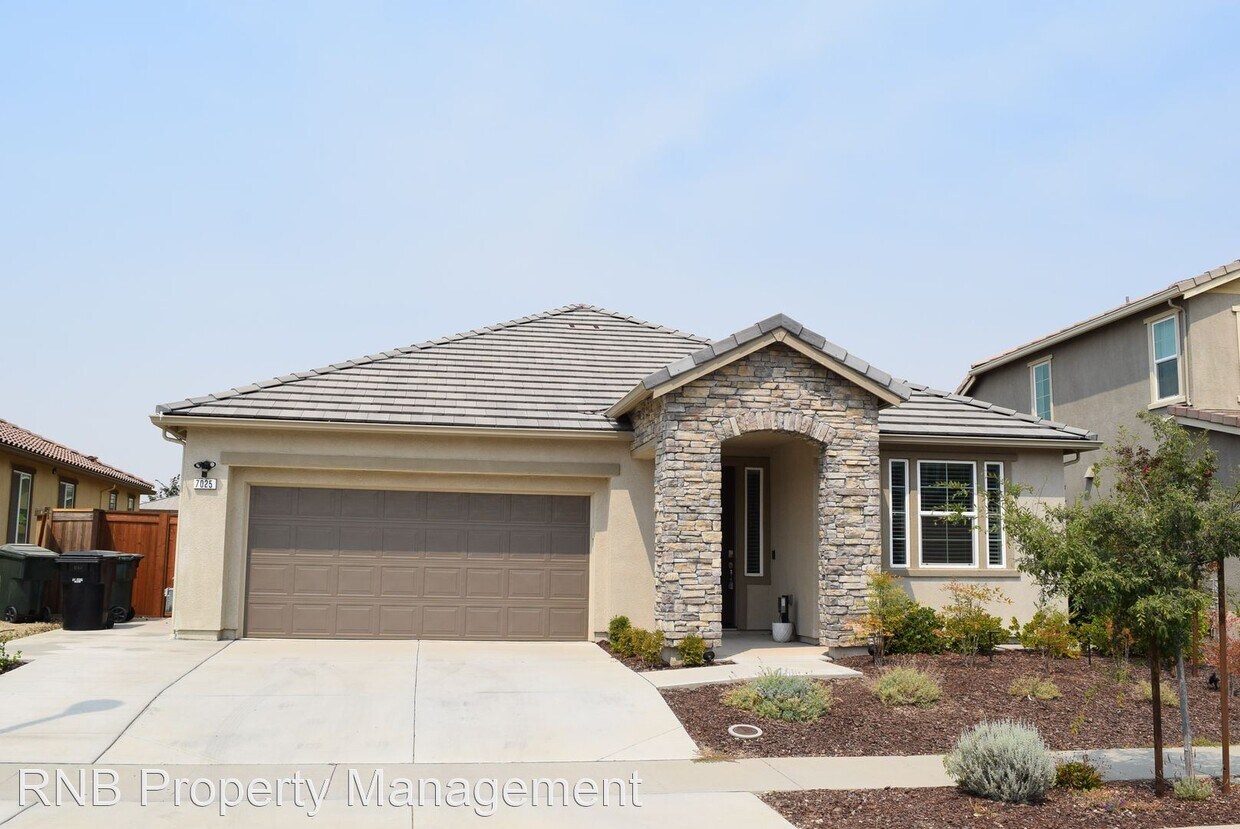 Foto principal - 3 br, 2 bath House - 7025 Sandwich Place